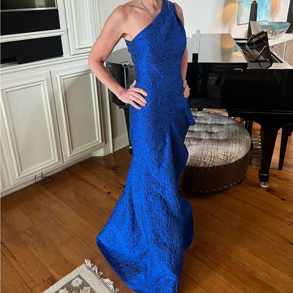 Teri Jon by Rickie Freeman One-Shoulder Gown
